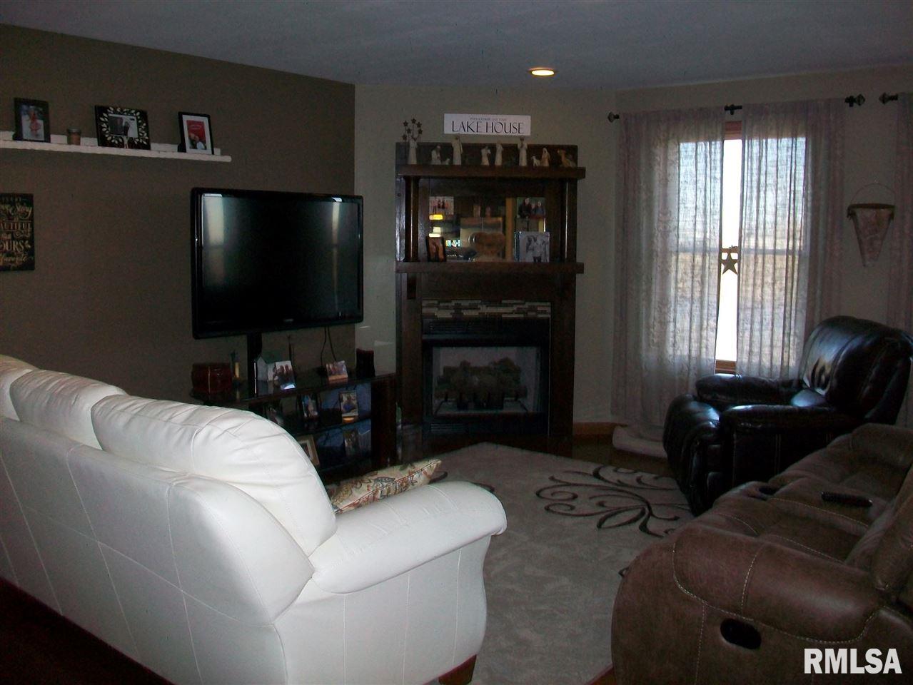 28418 North Wild Wind Road Canton, IL 61520 - Photo 8 of 35