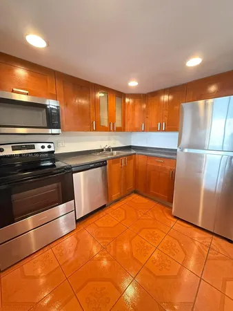 $1,990 | 13499 Biscayne Boulevard, Unit 1114, North Miami, FL 33181