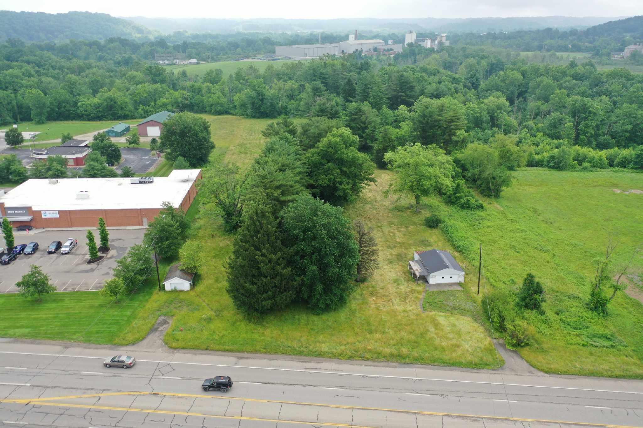 61204 Southgate Road Cambridge, OH 43725 - Photo 2 of 20 2