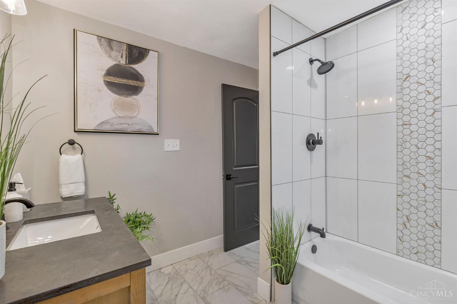 5753 Boomer Road Cincinnati, OH 45247 - Photo 21 of 40