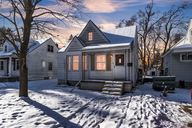 $1,575 | 11319 Tecumseh, Redford, MI 48239