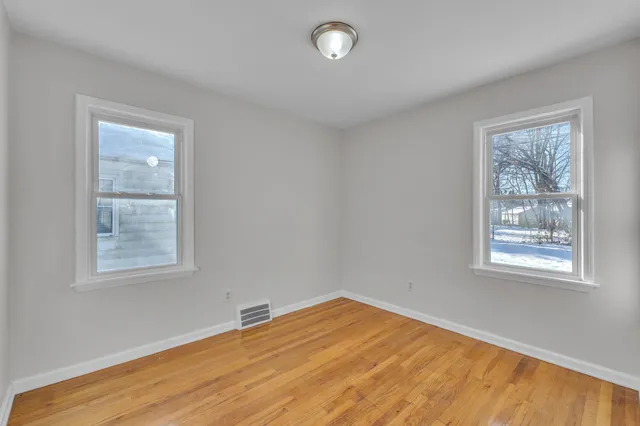 $1,575 | 11319 Tecumseh, Redford, MI 48239