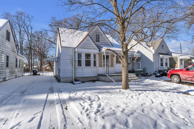 $1,575 | 11319 Tecumseh, Redford, MI 48239