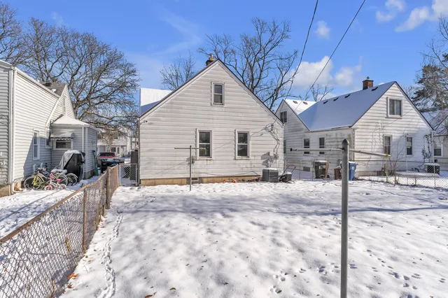 $1,575 | 11319 Tecumseh, Redford, MI 48239