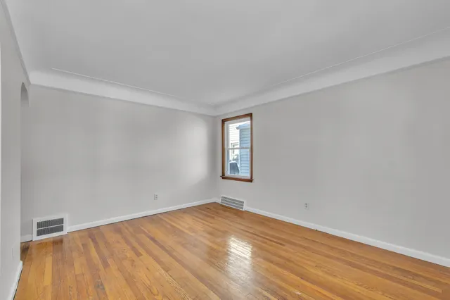 $1,575 | 11319 Tecumseh, Redford, MI 48239