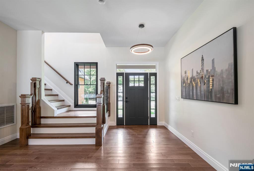 803 Marshall Road River Vale, NJ 07675 - Photo 4 of 42