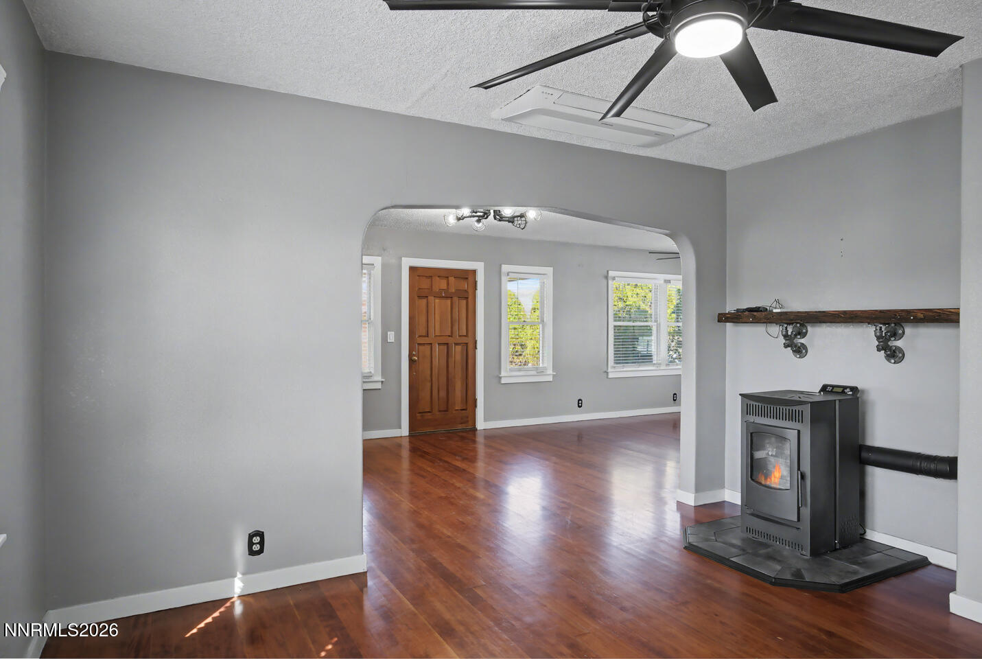 65 South Bailey Street Fallon, NV 89406 - Photo 5 of 34 a view of entryway with wooden floor