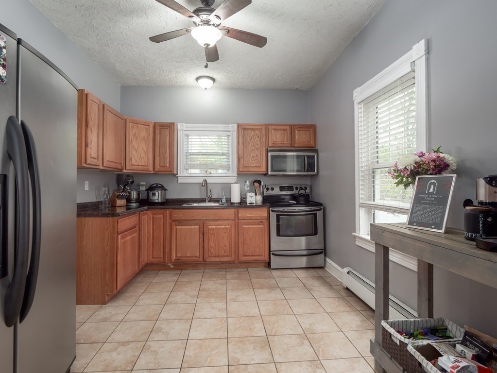 343 Anthony Street Fall River, MA 02721 - Photo 12 of 26 Gallery Image 12
