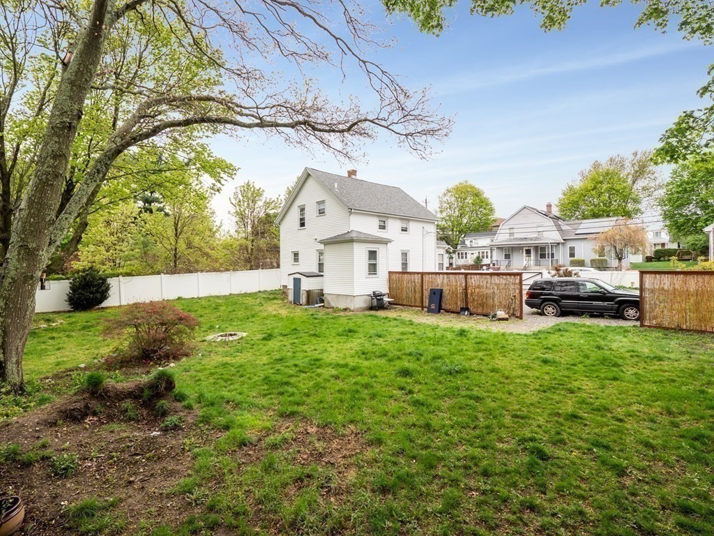 343 Anthony Street Fall River, MA 02721 - Photo 7 of 26 Gallery Image 7
