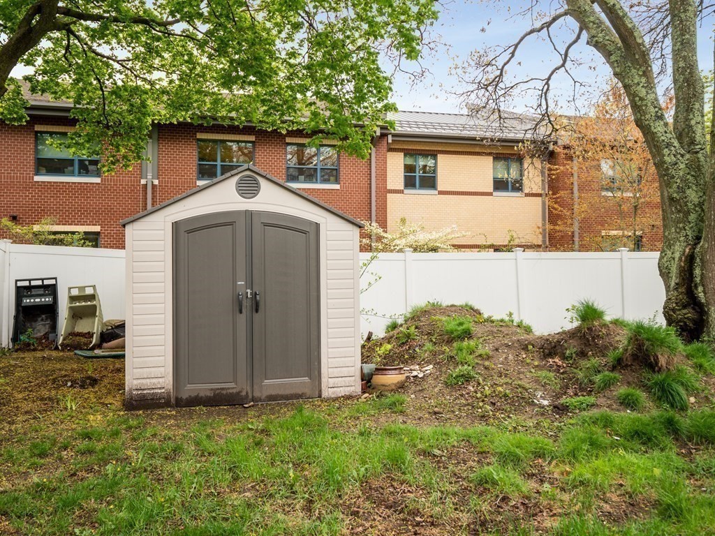 343 Anthony Street Fall River, MA 02721 - Photo 8 of 26 Gallery Image 8