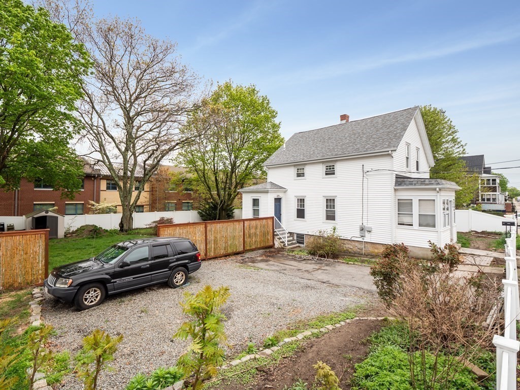 343 Anthony Street Fall River, MA 02721 - Photo 10 of 26 Gallery Image 10