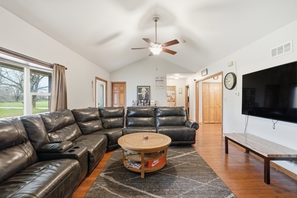 421 Nobes Avenue Lockport, IL 60441 - Photo 3 of 18