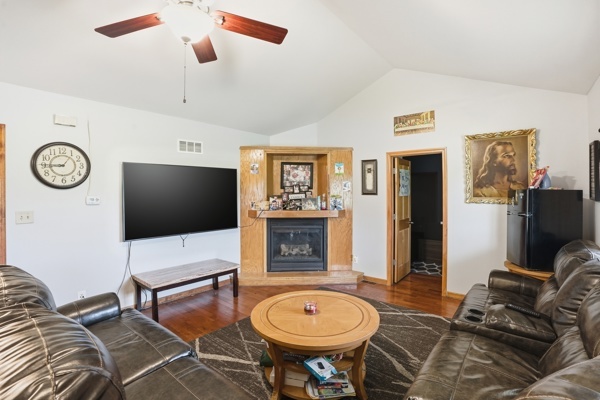 421 Nobes Avenue Lockport, IL 60441 - Photo 4 of 18
