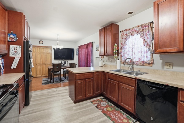 421 Nobes Avenue Lockport, IL 60441 - Photo 8 of 18
