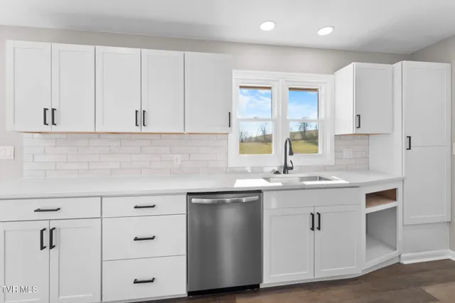 $369,000 | 105 South Monte Vista Drive, Glade Spring, VA 24340