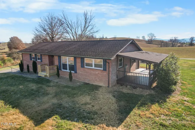 $369,000 | 105 South Monte Vista Drive, Glade Spring, VA 24340