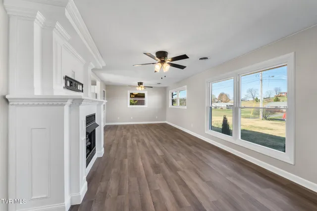 $369,000 | 105 South Monte Vista Drive, Glade Spring, VA 24340