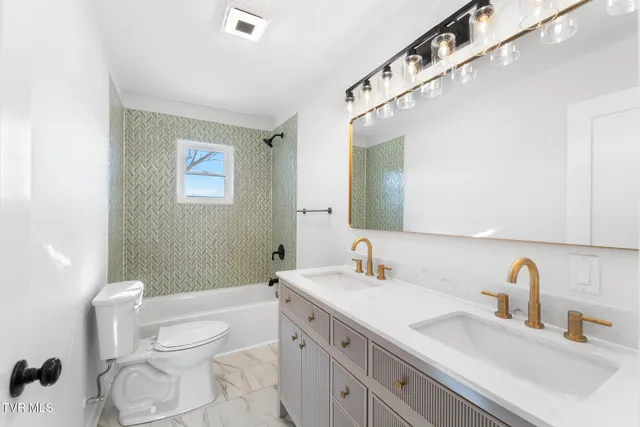 $369,000 | 105 South Monte Vista Drive, Glade Spring, VA 24340