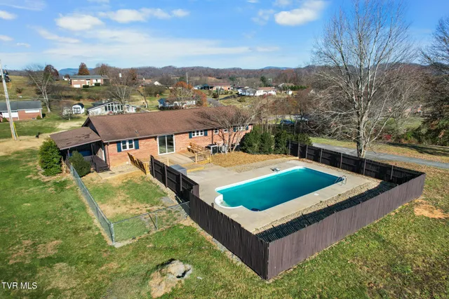 $369,000 | 105 South Monte Vista Drive, Glade Spring, VA 24340