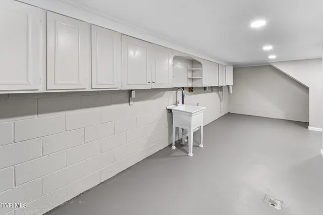 $369,000 | 105 South Monte Vista Drive, Glade Spring, VA 24340