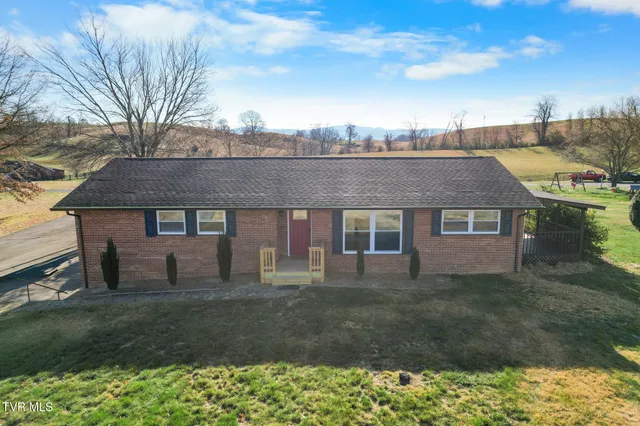 $369,000 | 105 South Monte Vista Drive, Glade Spring, VA 24340