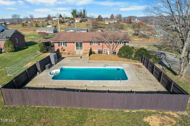 $369,000 | 105 South Monte Vista Drive, Glade Spring, VA 24340