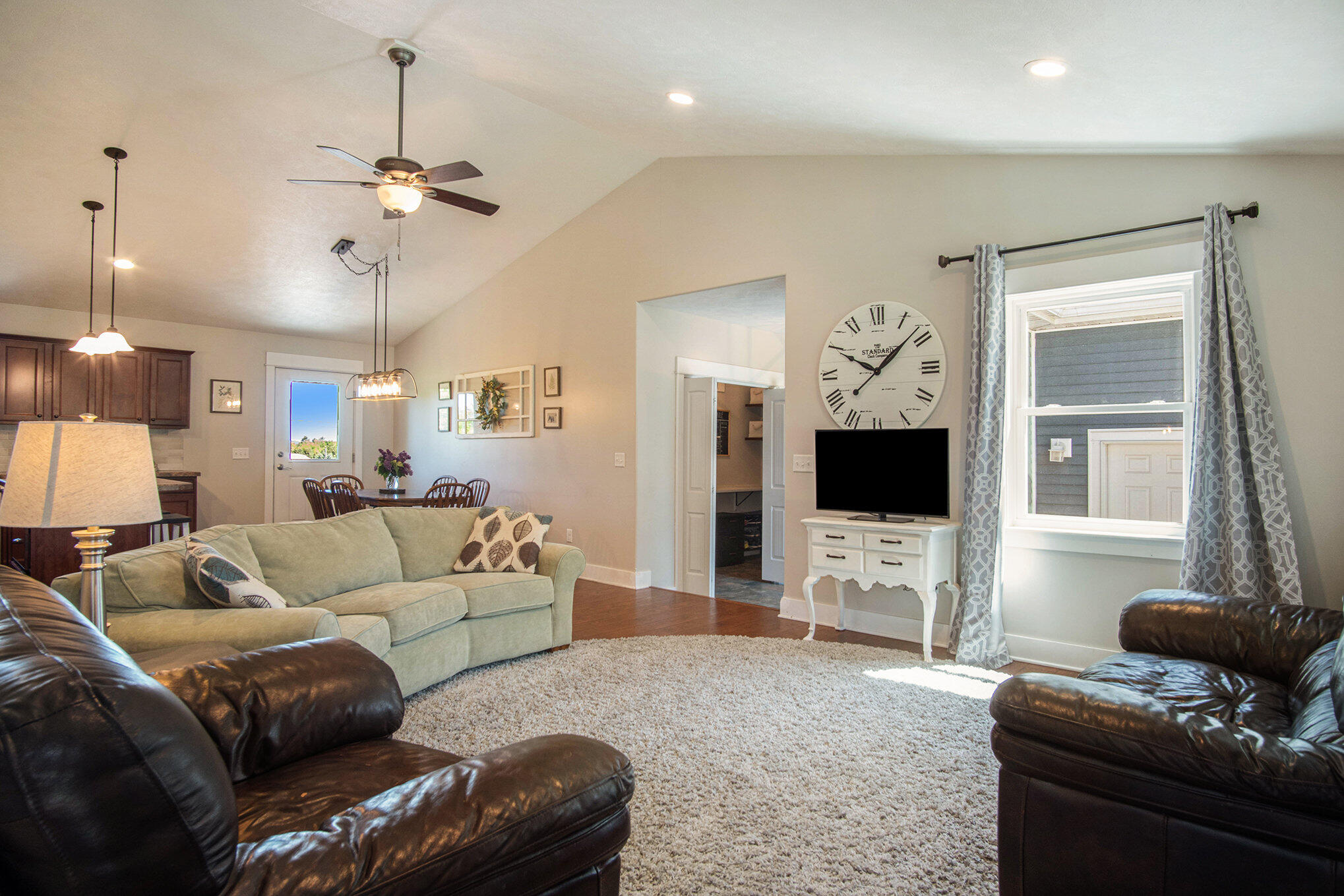 792 East Tyler Road Hart, MI 49420 - Photo 4 of 30 Living Room