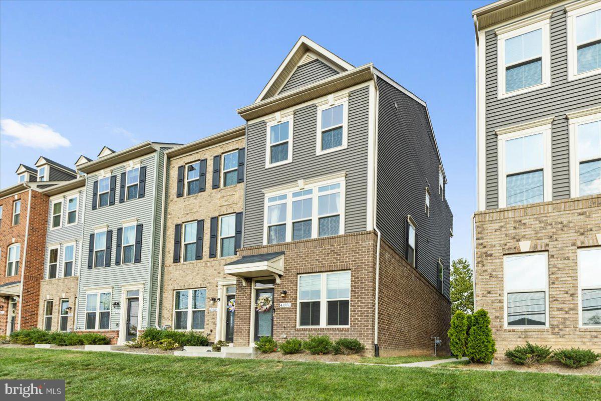 43771 Stubble Cor Square Ashburn, VA 20147 - Photo 2 of 62