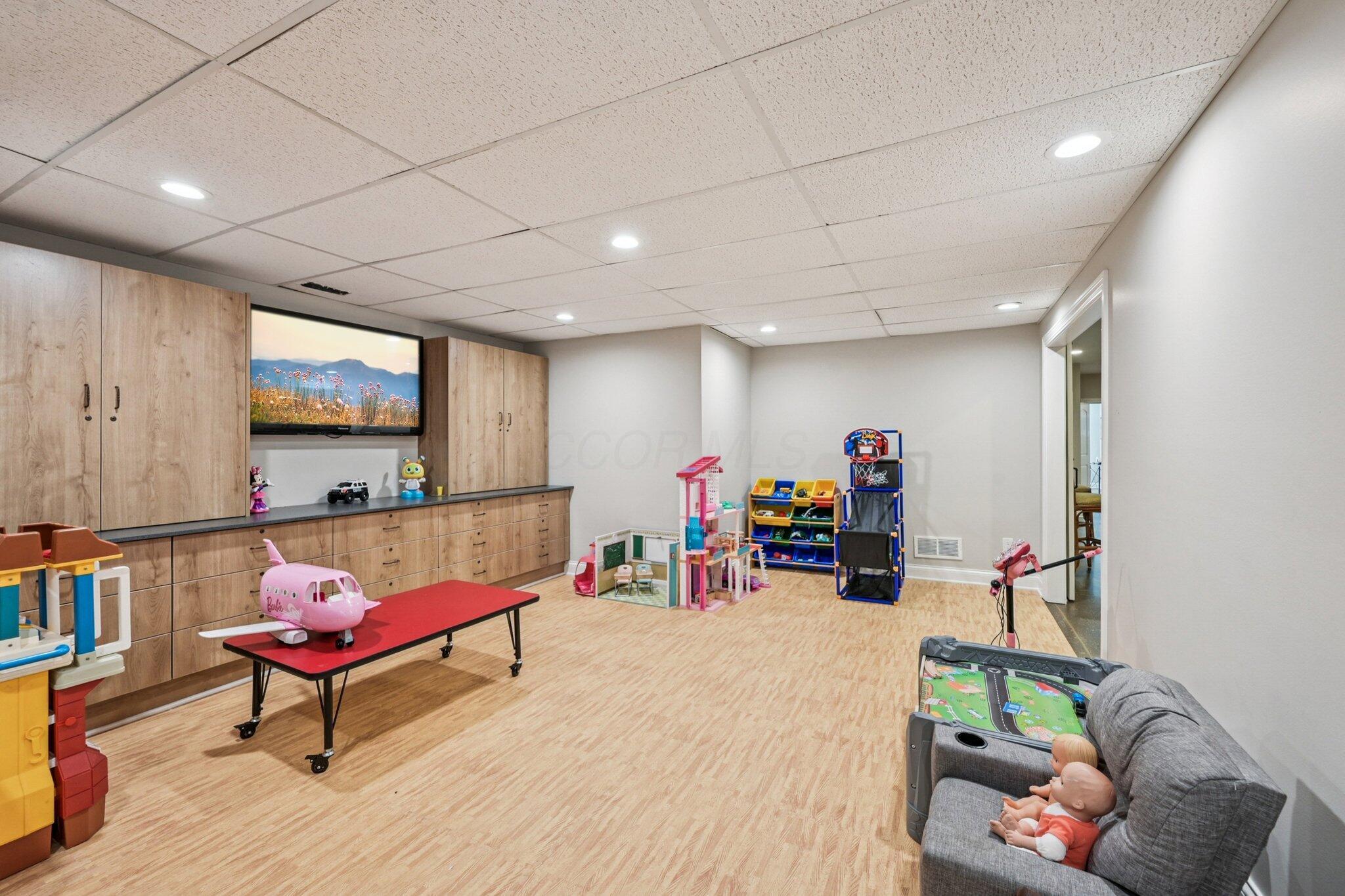15340 Robins Road Johnstown, OH 43031 - Photo 84 of 142 Kids family room/workout room
