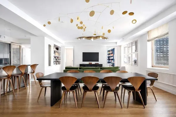 a picture of a wall with a white and white photo