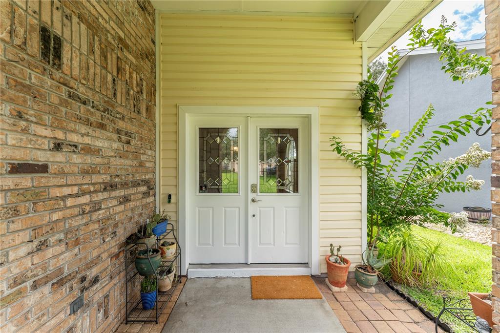2811 Ripton Court Orlando, FL 32835 - Photo 3 of 46