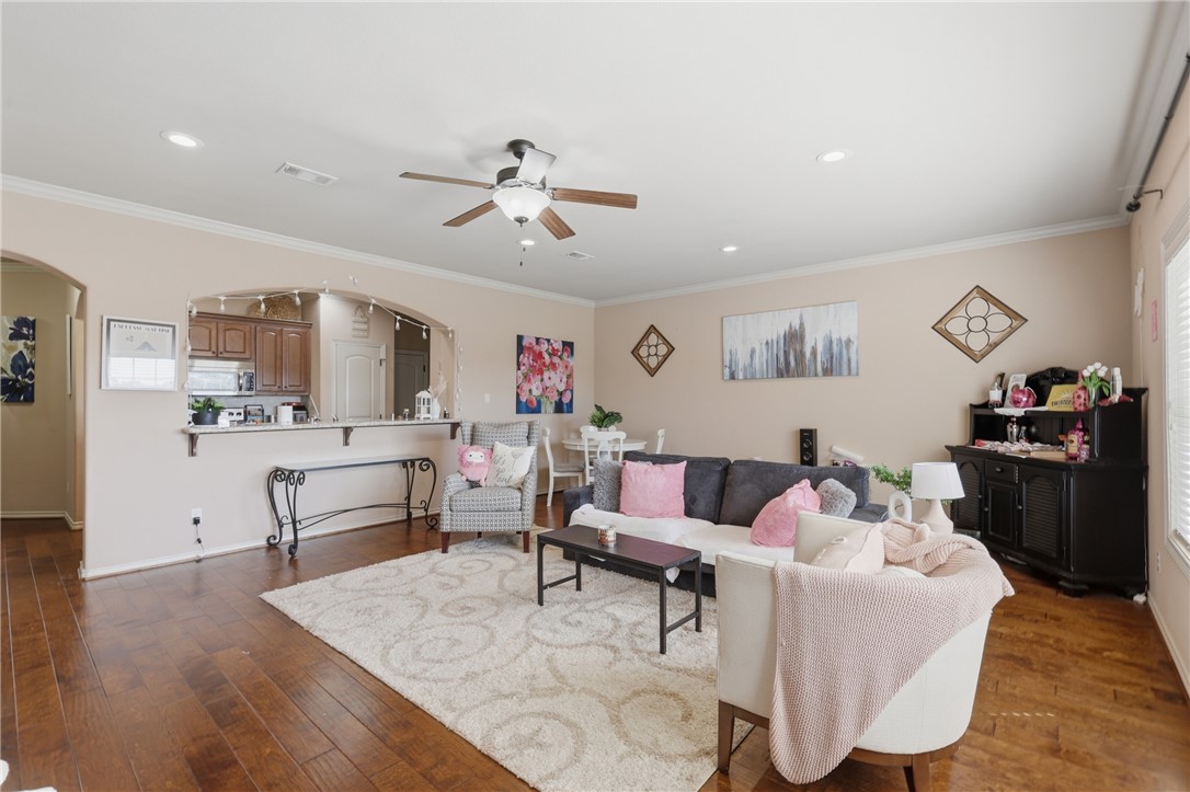 1440 Cres Ridge Drive College Station, TX 77845 - Photo 4 of 20