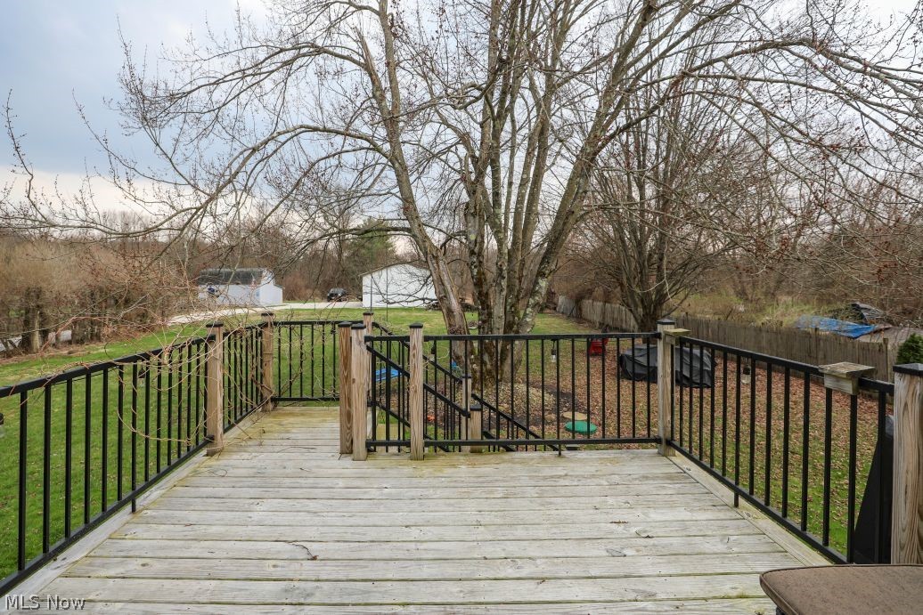 10676 Holcomb Road Newton Falls, OH 44444 - Photo 9 of 38 Deck