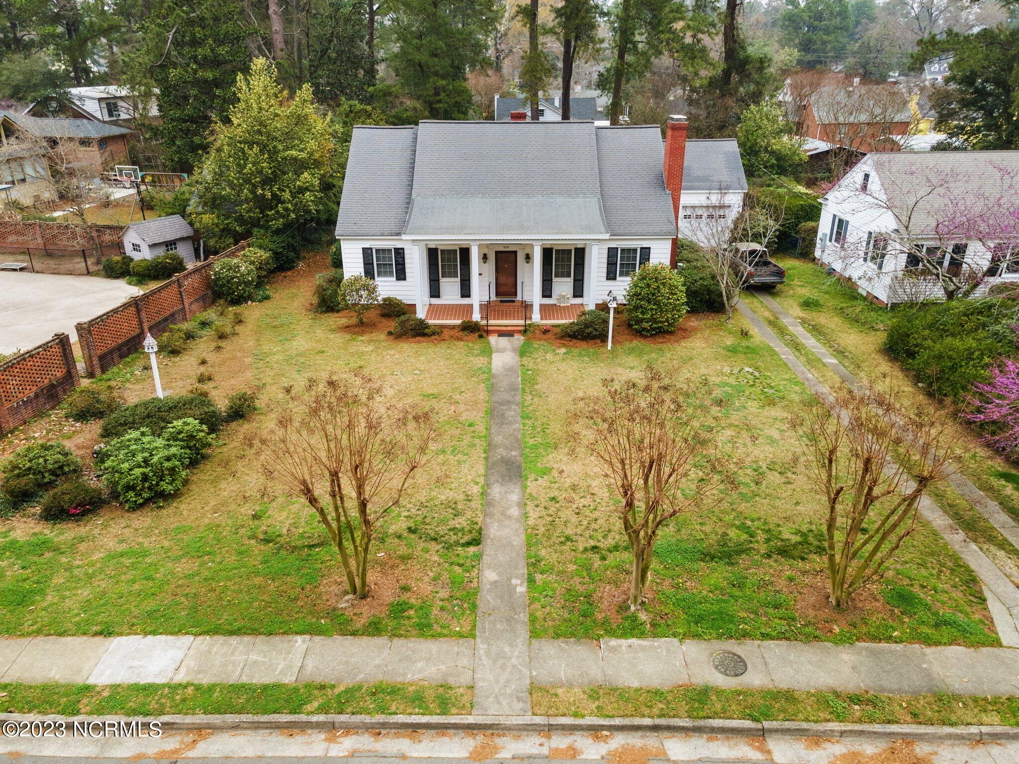 909 Rountree Street Kinston, NC 28501 - Photo 5 of 59 5-web-or-mls-DJI_0002