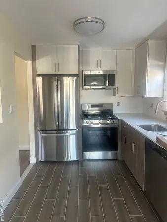 $2,950 | 30-32 33rd Street | Astoria