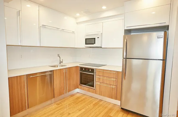 $2,950 | 30-32 33rd Street | Astoria