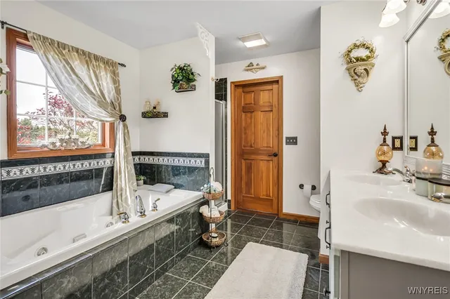 $705,000 | 13373 Day Road, Holland, NY 14080