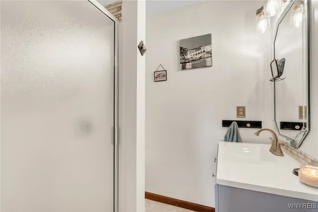 $705,000 | 13373 Day Road, Holland, NY 14080