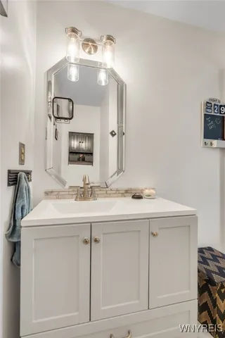 $705,000 | 13373 Day Road, Holland, NY 14080