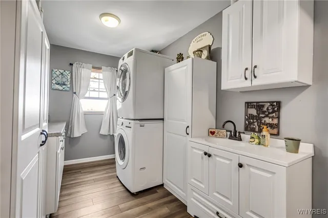 $705,000 | 13373 Day Road, Holland, NY 14080