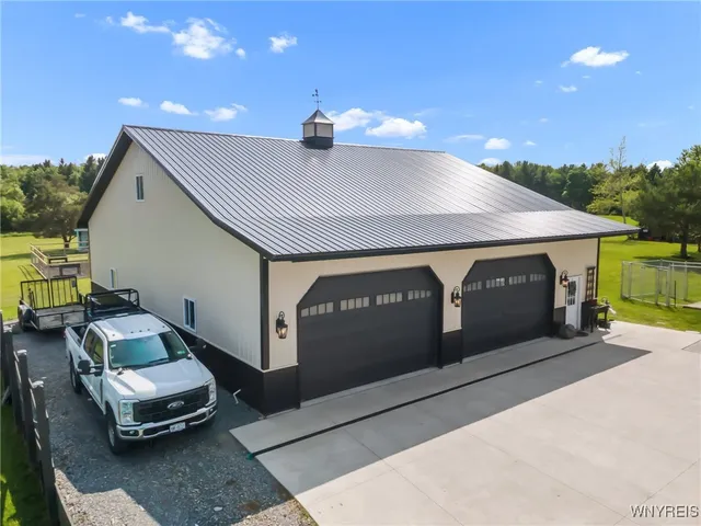 $705,000 | 13373 Day Road, Holland, NY 14080