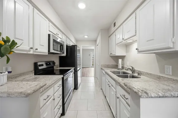 $2,250 | 10336 Briar Forest Drive, Houston, TX 77042