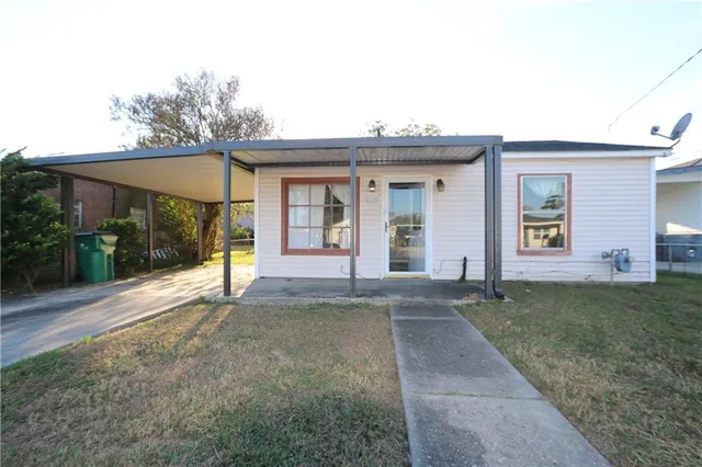 $104,000 | 2008 Estalote Avenue, Harvey, LA 70058