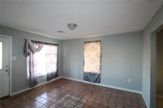 $98,800 | 2008 Estalote Avenue, Harvey, LA 70058