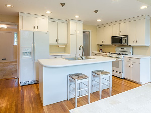 47 Kingswood Road Newton, MA 02466 - Photo 8 of 30