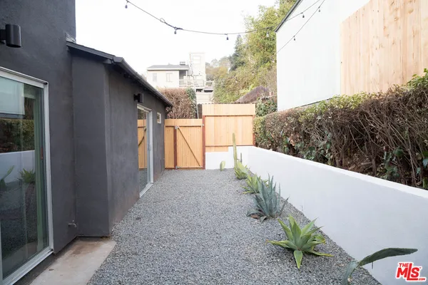 $3,295 | 2228 1/2 Echo Park Avenue, Los Angeles, CA 90026