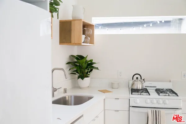 $3,295 | 2228 1/2 Echo Park Avenue, Los Angeles, CA 90026