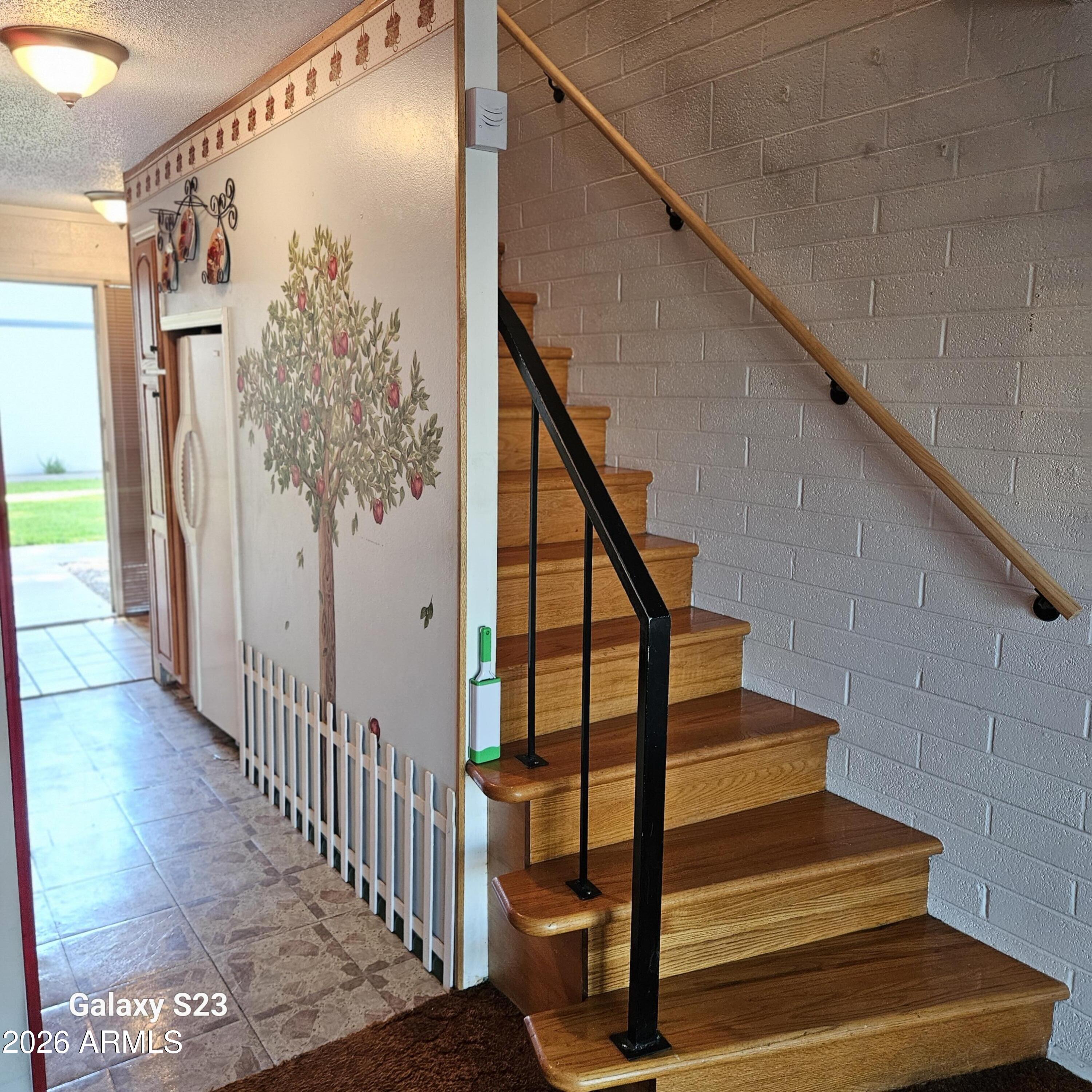 2545 West Rose Lane, Unit A2 Phoenix, AZ 85017 - Photo 4 of 14 a view of entryway