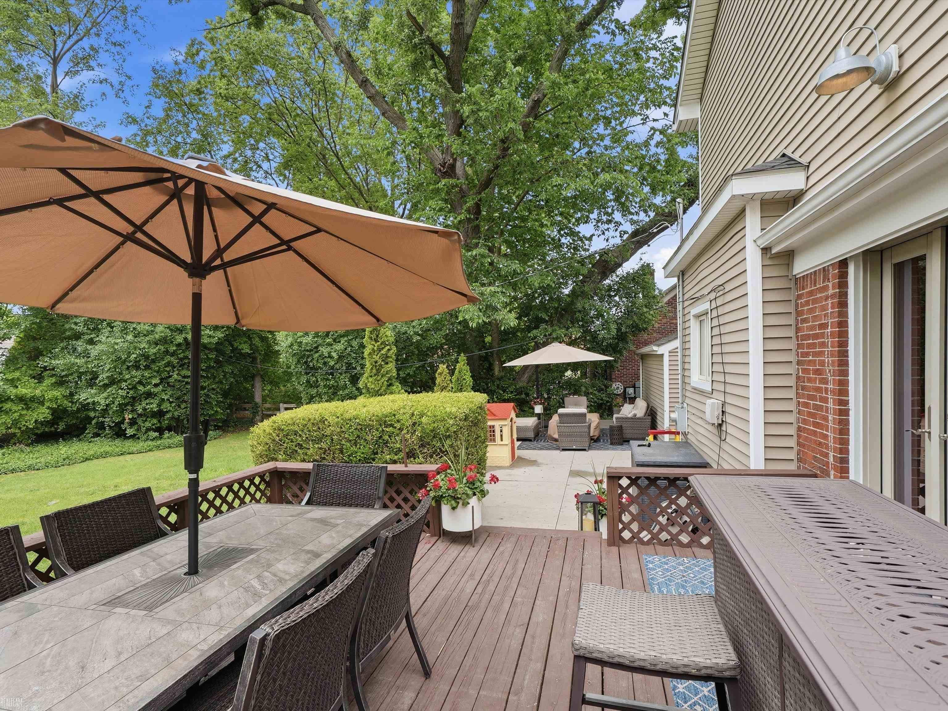 2622 Bembridge Road Royal Oak, MI 48073 - Photo 37 of 46