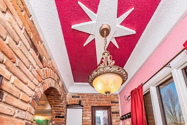 $255,000 | 209 Virginia Avenue, Crystal City, MO 63019